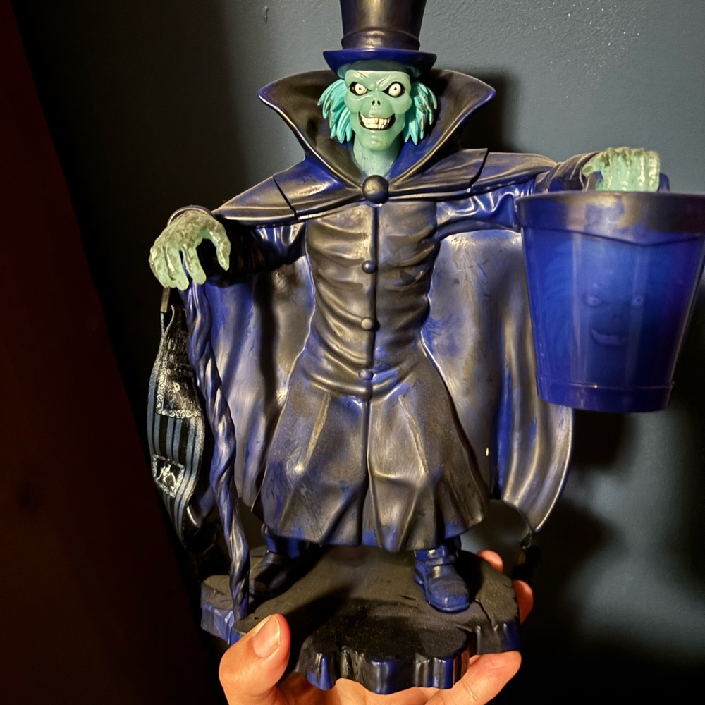 Disney Haunted Mansion Hitchhiker Sipper